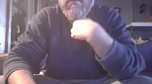 Snapshot of naked_bear chatting on 01.22.25 naked bear online show from 01.22.25