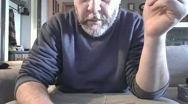 Snapshot of naked_bear chatting on 01.25.25 naked bear online show from 01.25.25