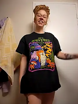 Snapshot of LucidLucy chatting on 12.22.24 LucidLucy online show from 12.22.24