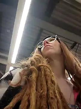 Snapshot of LucidLucy chatting on 02.03.25 LucidLucy online show from 02.03.25