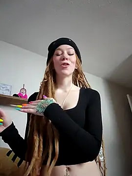 Snapshot of LucidLucy chatting on 02.16.25 LucidLucy online show from 02.16.25