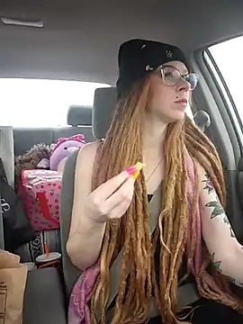 Snapshot of LucidLucy chatting on 03.02.25 LucidLucy online show from 03.02.25