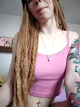 Snapshot of LucidLucy chatting on 03.07.25 LucidLucy online show from 03.07.25