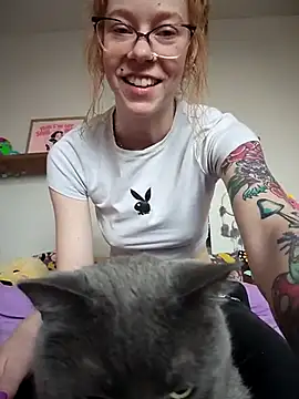 Snapshot of LucidLucy chatting on 03.15.25 LucidLucy online show from 03.15.25