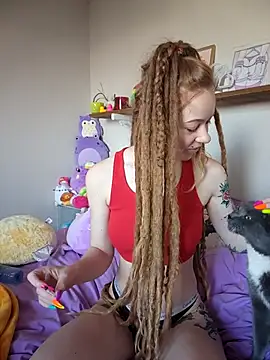 Snapshot of LucidLucy chatting on 03.18.25 LucidLucy online show from 03.18.25