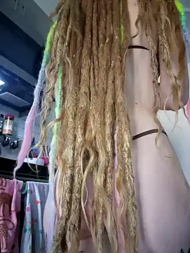 Snapshot of LucidLucy chatting on 09.18.25 LucidLucy online show from 09.18.25