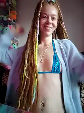 Snapshot of LucidLucy chatting on 10.01.25 LucidLucy online show from 10.01.25