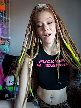 Snapshot of LucidLucy chatting on 10.03.25 LucidLucy online show from 10.03.25