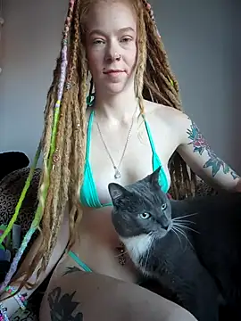 Snapshot of LucidLucy chatting on 10.08.25 LucidLucy online show from 10.08.25