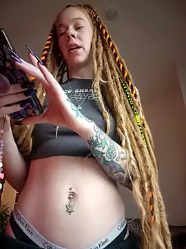 Snapshot of LucidLucy chatting on 10.19.25 LucidLucy online show from 10.19.25