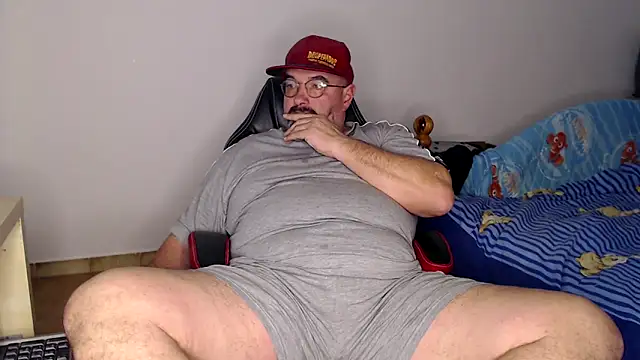 Snapshot of fraboys chatting on 02.19.26 fraboys online show from 02.19.26