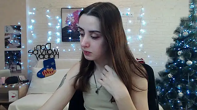 Snapshot of FranceskoJones chatting on 12.19.24 FranceskoJones online show from 12.19.24