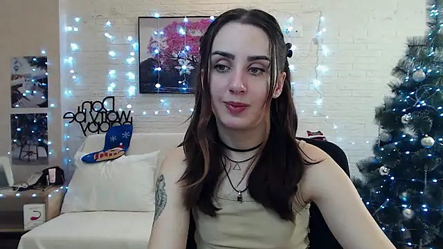 Snapshot of FranceskoJones chatting on 12.22.24 FranceskoJones online show from 12.22.24