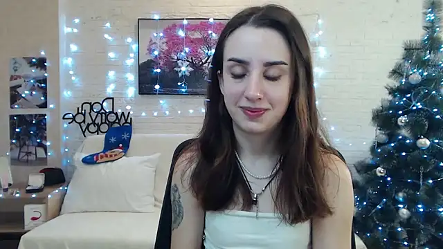 Snapshot of FranceskoJones chatting on 12.23.24 FranceskoJones online show from 12.23.24