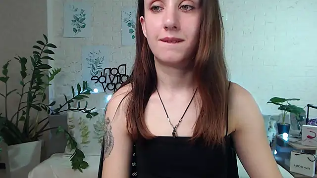 Snapshot of FranceskoJones chatting on 01.25.25 FranceskoJones online show from 01.25.25