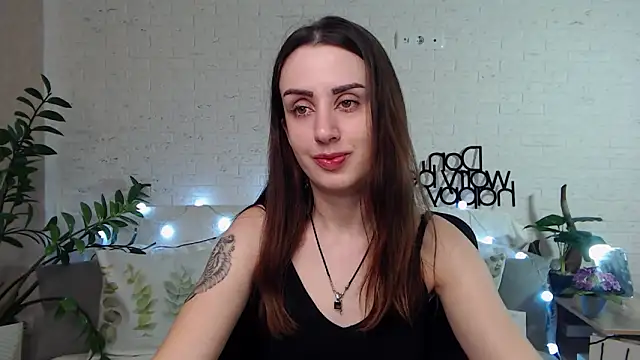 Snapshot of FranceskoJones chatting on 02.05.25 FranceskoJones online show from 02.05.25