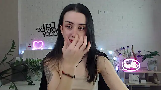 Snapshot of FranceskoJones chatting on 02.18.25 FranceskoJones online show from 02.18.25