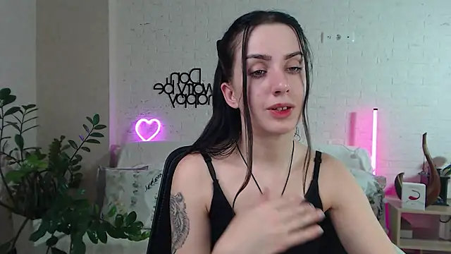 Snapshot of FranceskoJones chatting on 03.04.25 FranceskoJones online show from 03.04.25