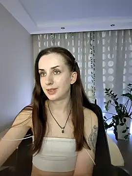 Snapshot of FranceskoJones chatting on 09.18.25 FranceskoJones online show from 09.18.25