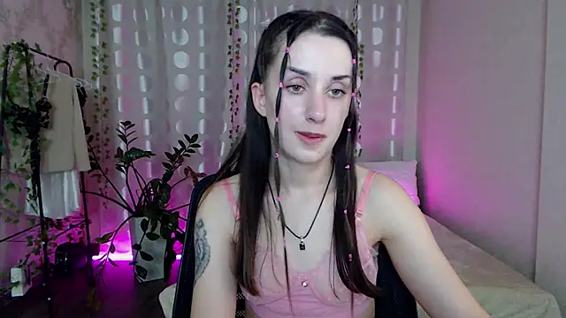 Snapshot of FranceskoJones chatting on 09.19.25 FranceskoJones online show from 09.19.25
