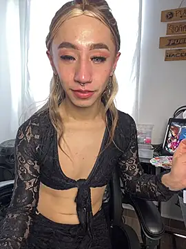 Snapshot of Littlebunny21 chatting on 12.15.24 Littlebunny21 online show from 12.15.24