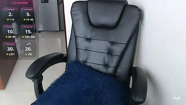 Snapshot of spicey_latina chatting on 04.29.26 spicey latina online show from 04.29.26