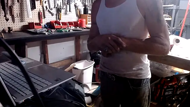 justinewe69 online show from 10.28.25