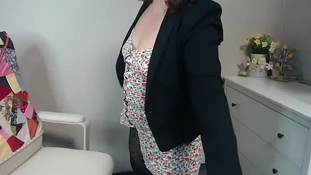 Snapshot of Adelewildx chatting on 02.10.25 Adelewildx online show from 02.10.25