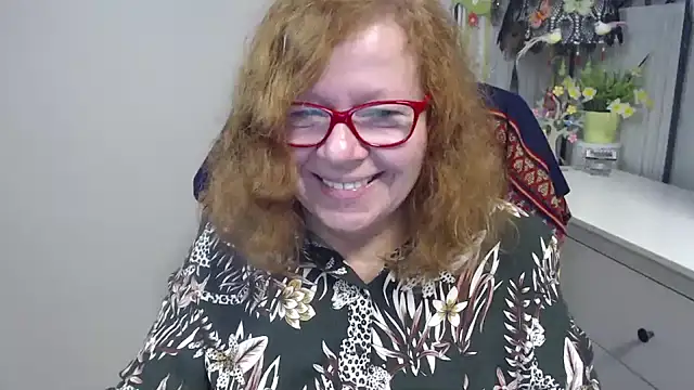 Snapshot of Adelewildx chatting on 10.29.25 Adelewildx online show from 10.29.25