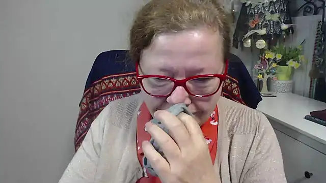 Snapshot of Adelewildx chatting on 11.10.25 Adelewildx online show from 11.10.25