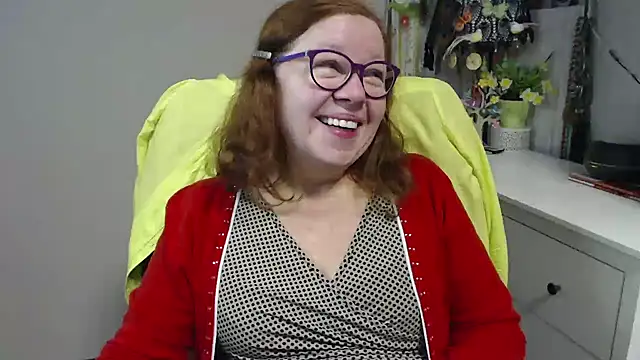 Snapshot of Adelewildx chatting on 12.04.25 Adelewildx online show from 12.04.25