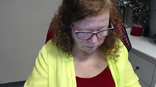 Snapshot of Adelewildx chatting on 12.18.25 Adelewildx online show from 12.18.25