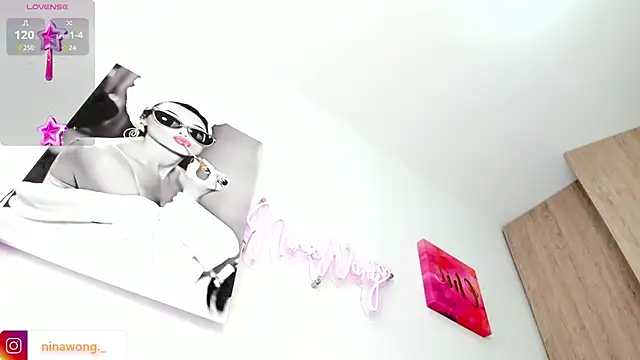 NinaWong online show from 03.04.25