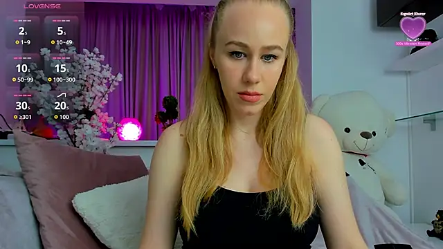 Snapshot of baby_alice chatting on 09.30.25 baby alice online show from 09.30.25