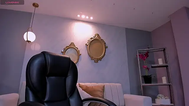 BrennaWalker online show from 02.27.25