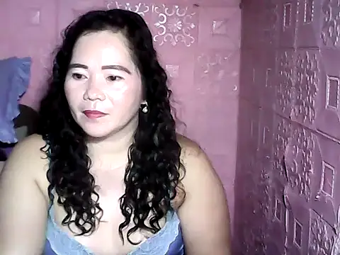 hotpusie 4u online show from 11.19.25