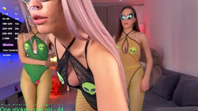 mikkixmeow online show from 11.23.25