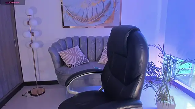 ZoePresleyX online show from 02.05.25