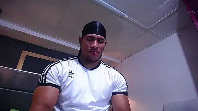 Snapshot of teddyfit19cm chatting on 05.29.26 teddyfit19cm online show from 05.29.26