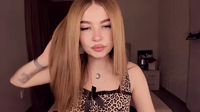 Snapshot of ViolettaLopez chatting on 01.13.25 ViolettaLopez online show from 01.13.25