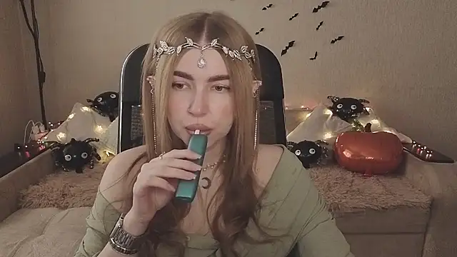 ViolettaLopez online show from 10.30.25