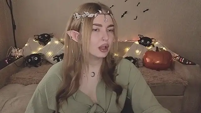 ViolettaLopez online show from 10.31.25