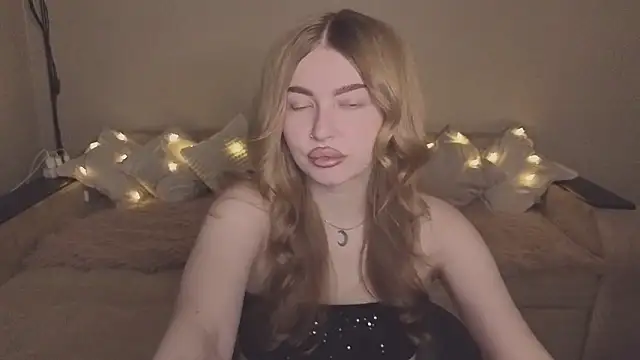 ViolettaLopez online show from 11.19.25