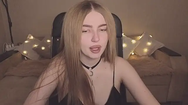 ViolettaLopez online show from 11.28.25