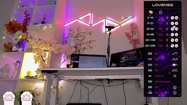 Elena-Marilyn online show from 11.21.25