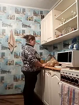 Amy August online show from 01.05.25