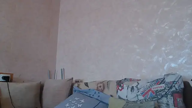 Amy August online show from 02.19.25