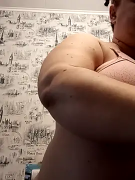 Amy August online show from 03.17.25