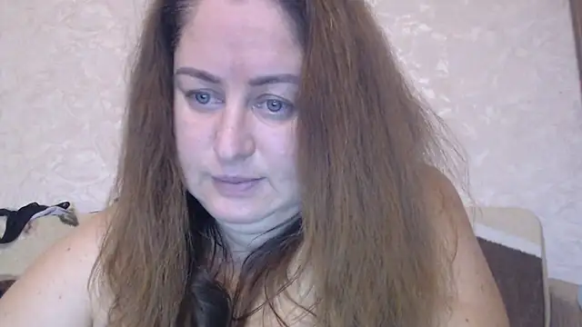 Amy August online show from 10.25.25