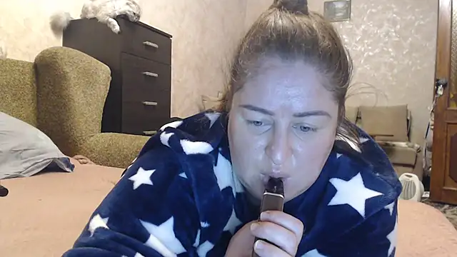 Amy August online show from 11.29.25